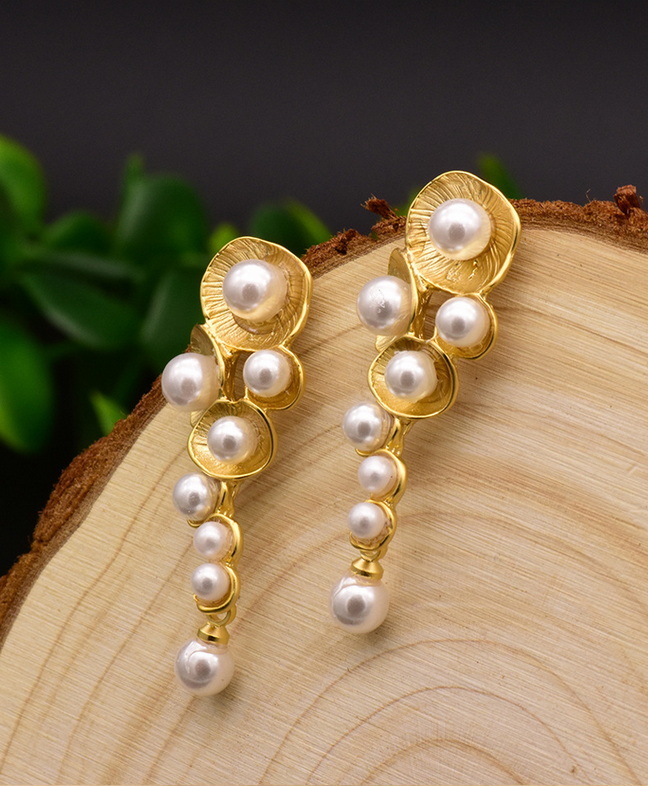 Pearl earring 2022-4-21-044